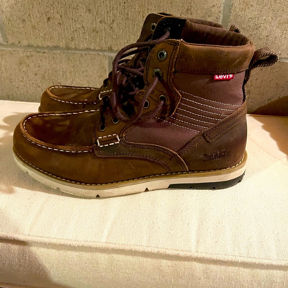 Levi’s boots